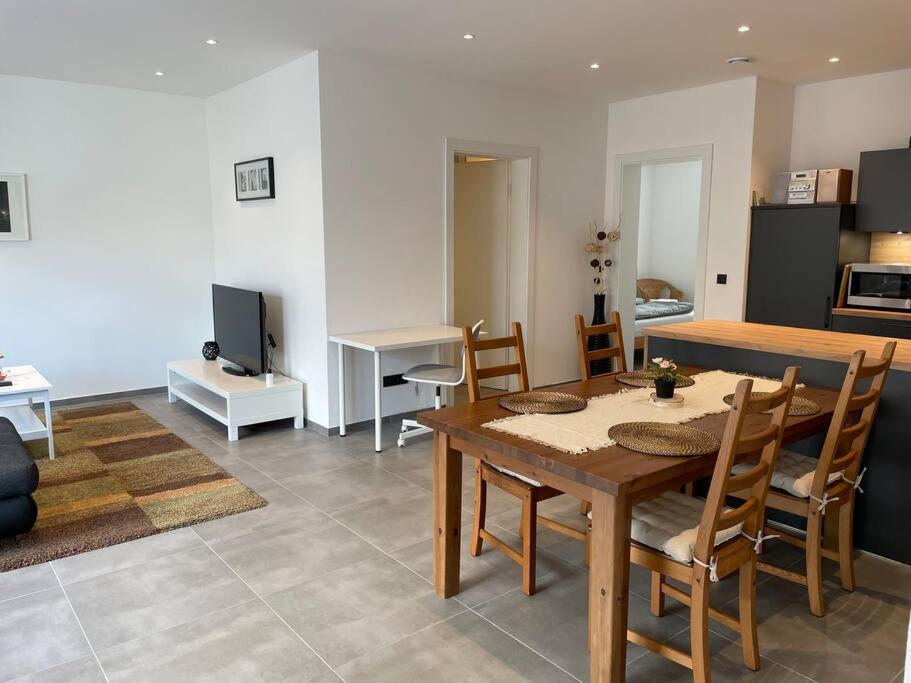 Gemuetliche, Topp Ausgestattete Ferienwohnung Bann Exterior foto
