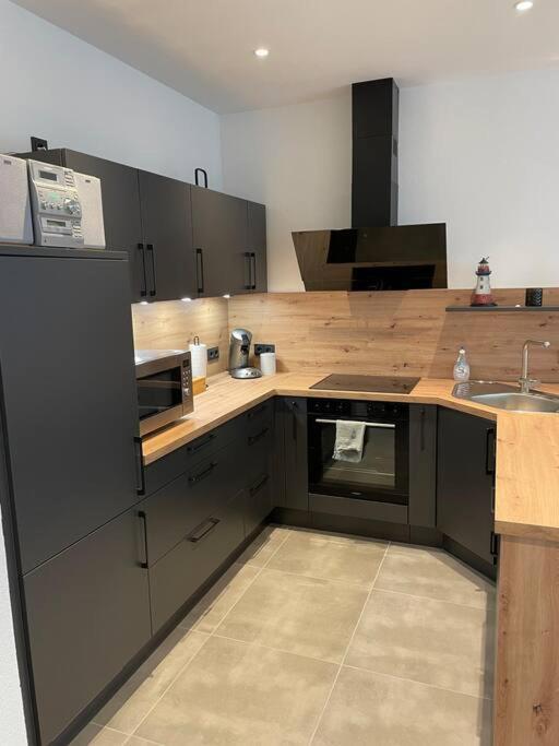 Gemuetliche, Topp Ausgestattete Ferienwohnung Bann Exterior foto